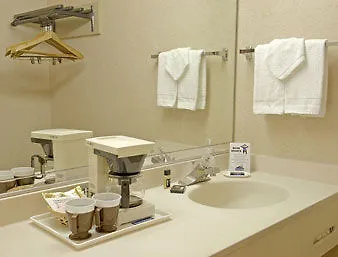 Travelodge Airport North